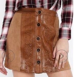 California Moonrise Camel Faux Suede Embossed Button Front Mini Skirt Size L
